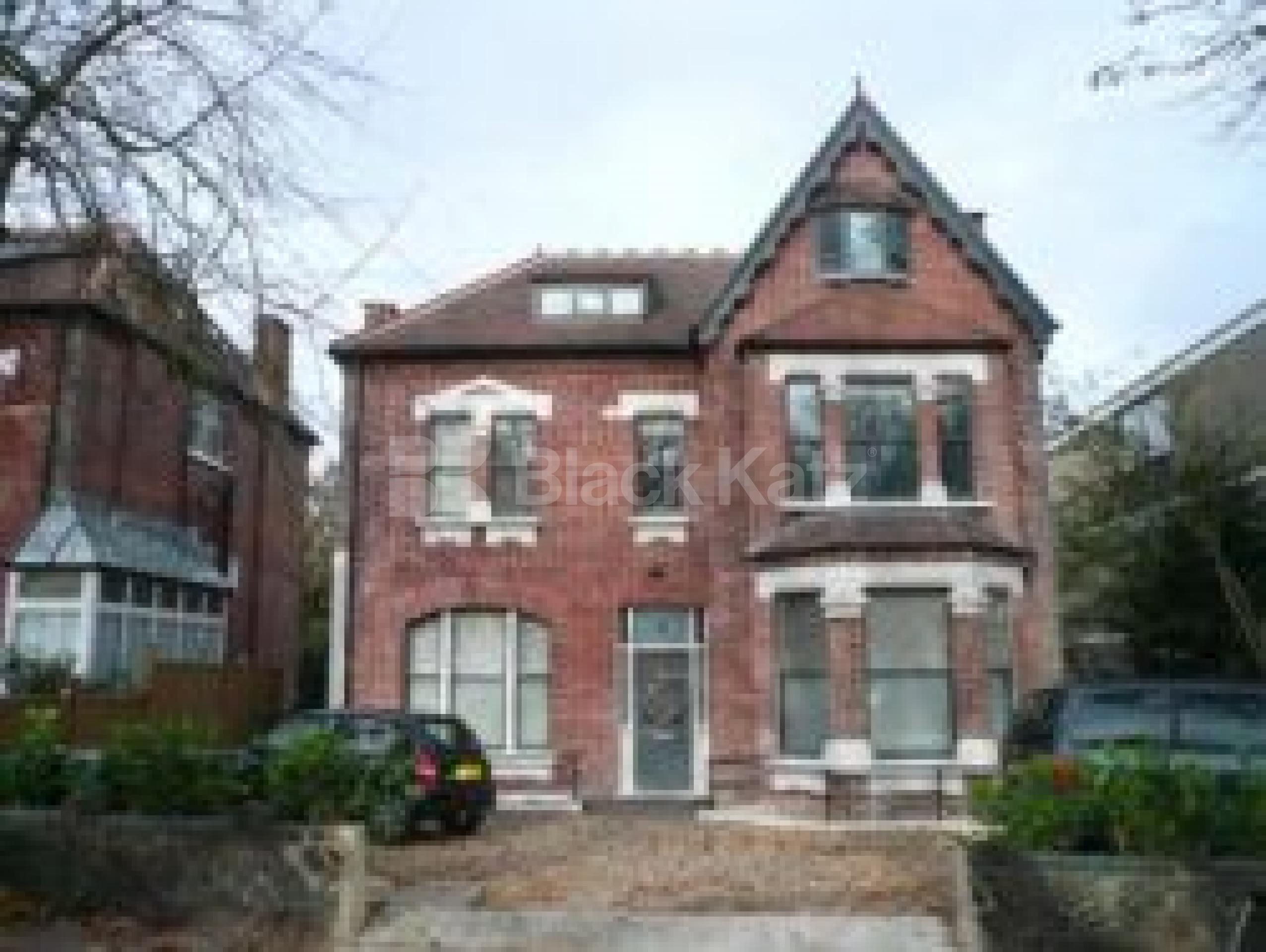 			BEAUTIFUL ROAD!!!, 4 Bedroom, 1 bath, 1 reception Flat			 Avenue Road, CROUCH END/HIGHGATE N6 n6